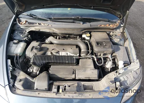 2011 Volvo V50 T5/T5 (Fleet Only)/T5 R-Design z USA, uszkodzony, nr VIN YV1672MW8B2615879